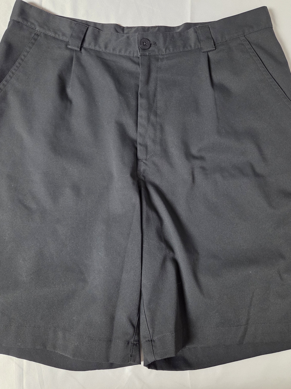 Under Armour Men's Black Flat-Front‎ Performance Shorts 34R
